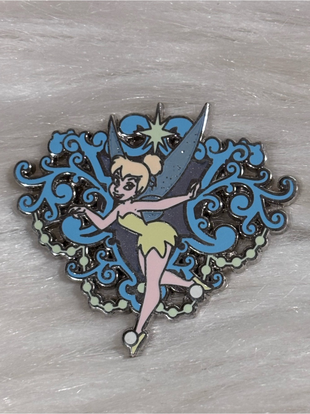 Tinker Bell Starter Tink Facing Left Peter Pan blue lattice Pin 2007